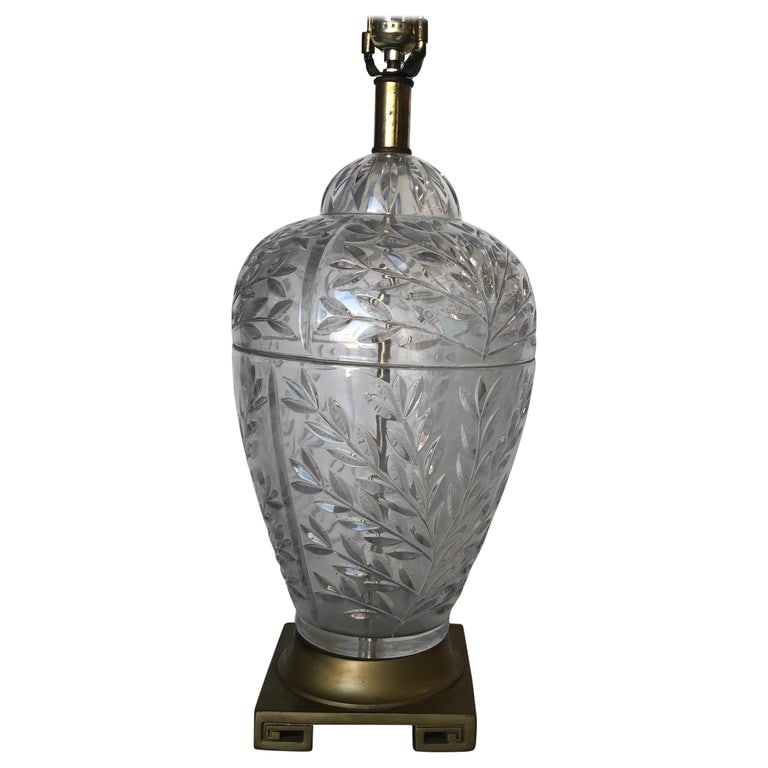 Midcentury Leaf Motif Cut Crystal Table Lamp with Brass Hardware - 2