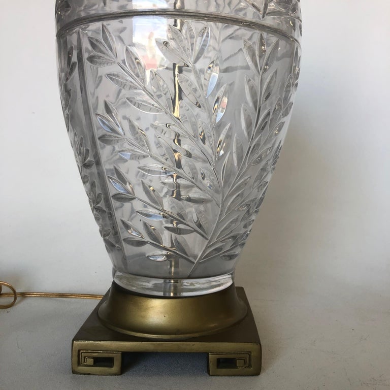 Midcentury Leaf Motif Cut Crystal Table Lamp with Brass Hardware - 3