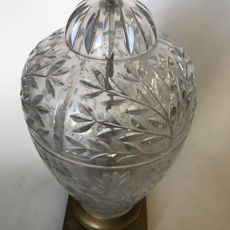 Midcentury Leaf Motif Cut Crystal Table Lamp with Brass Hardware - 6