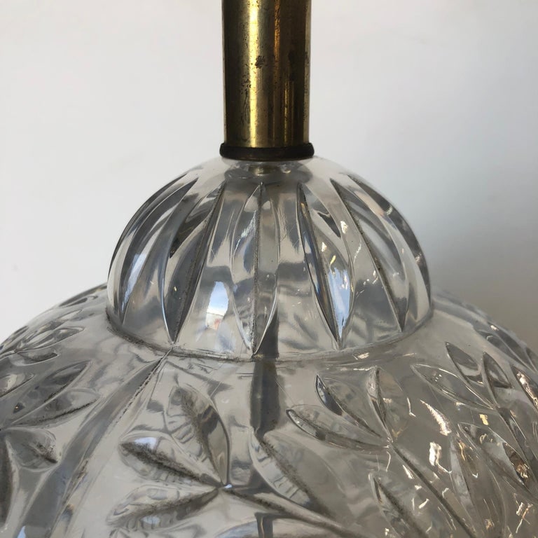 Midcentury Leaf Motif Cut Crystal Table Lamp with Brass Hardware - 7