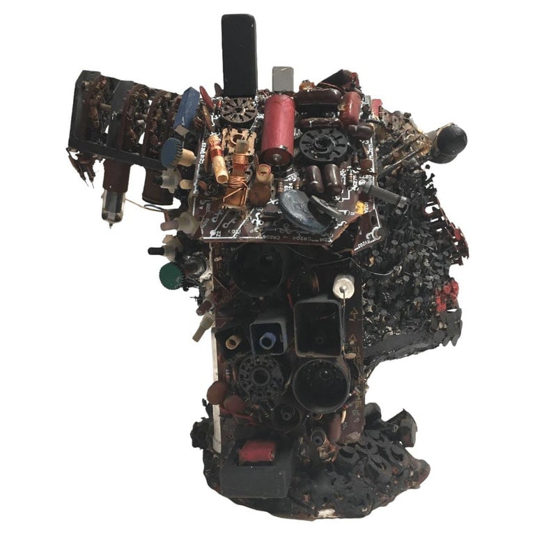 Vintage Microchip Sculpture Featuring a Lady's Head - 2