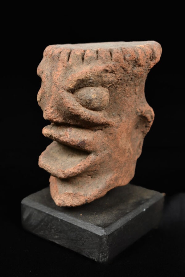 Terracotta Head - Koma Bulsa - Ghana: In the 1980s, the first figurines of this style were found in fired clay in the Upper West Region of Ghana, in the area now inhabited by the Koma (e.g. in Yikpabongo, Tantuosi, Wumobri) and the Bulsa