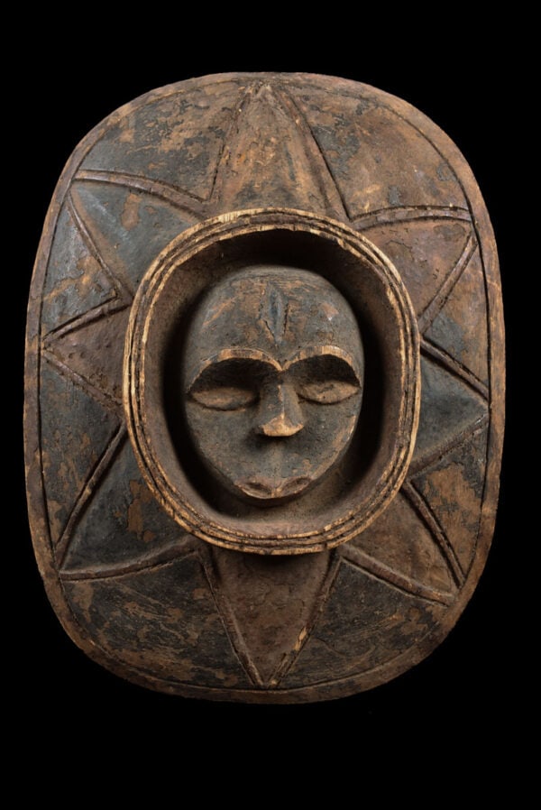 Dance shield - Wood - Eket - Nigeria (1 of 7)