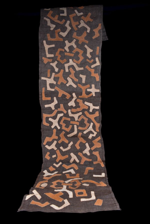 Textile - Cloth - Shoowa-Kuba - DR Congo 280 cm: Kuba skirts, Tcaka, long are cloths made from raffia, from 8 - 25 feet long, from the Ngeende, Bushoong and Ngongo peoples. They incorporate appliqued "patches", embroidered shapes and patterns,