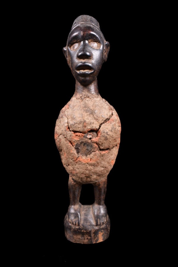 Figure - Wood - Bakongo Vili - Congo: Stylistic Bakongo Vili ancestor figure from Congo. Powerful appearance with with a great aged patina with clear traces of wear and tear. Provenance former private German collection. Object: Figure