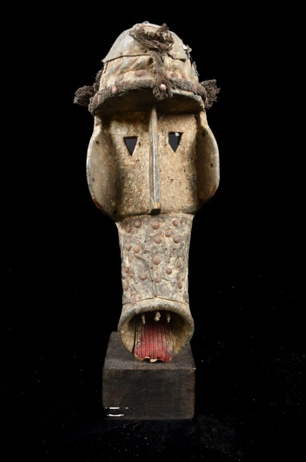 Mask - Wood, Nails - Guere - Ivory Coast (1 of 8)