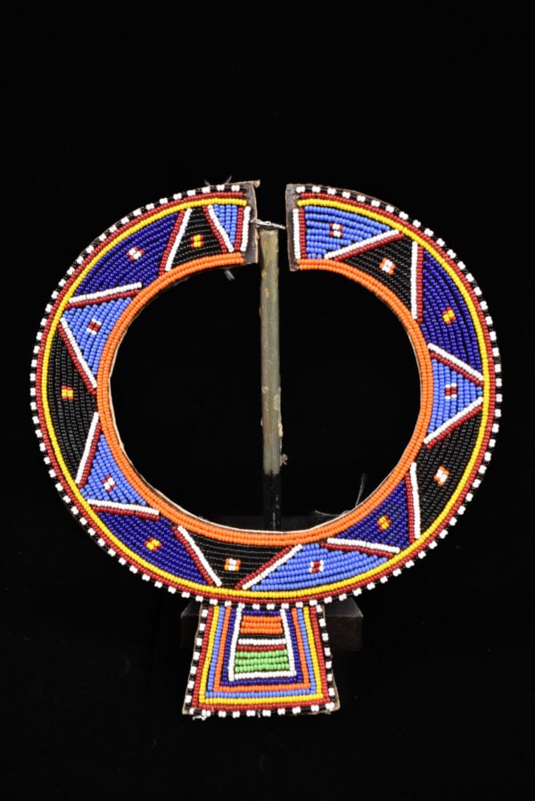 Necklace - Beads - Maasai - Kenya: Multicolour necklaces for women - Maasai - Kenya/Tanzania. For hundreds of years the Maasai have created handmade jewellery in the form of beads and beadings, and it has been a very important part of