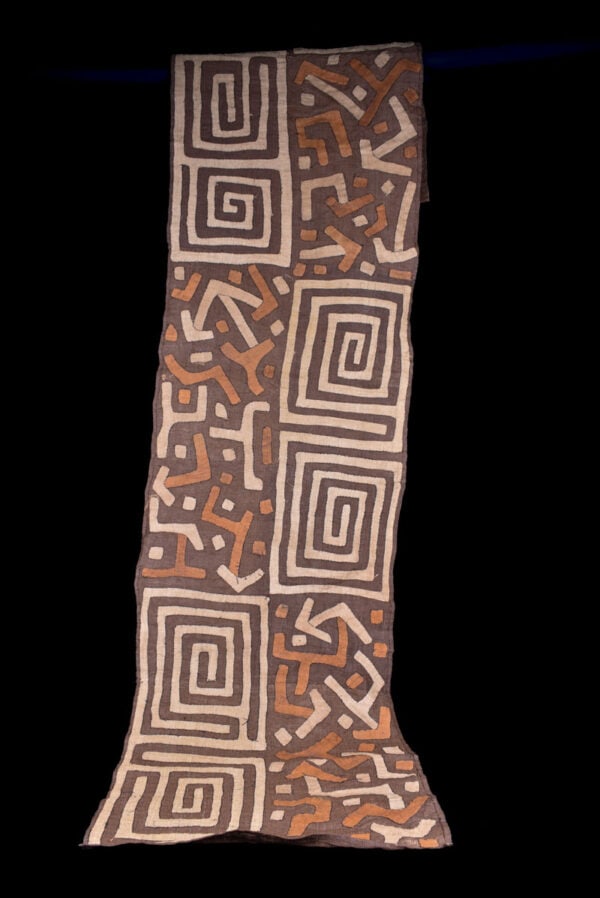 Textile - Cloth - Shoowa-Kuba - DR Congo 260 cm: Kuba skirts, Tcaka, long are cloths made from raffia, from 8 - 25 feet long, from the Ngeende, Bushoong and Ngongo peoples. They incorporate appliqued "patches", embroidered shapes and patterns,