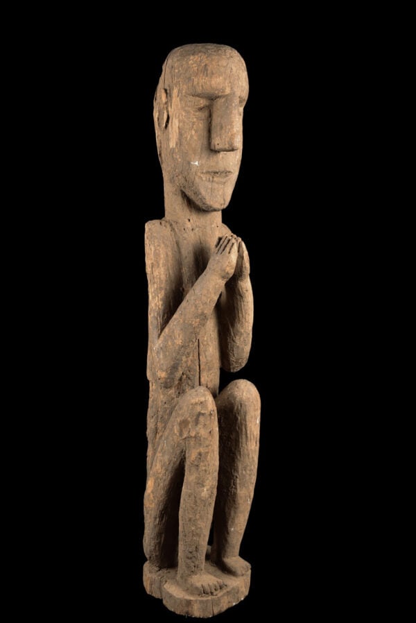 Ancestor Figure - Wood - Nepal: Old wooden ancestor figure from Nepal. Large figure: 97 cm, 11 kg! Great standing wooden ancestor figure from Nepal. Wood, covered with pigment, standing with a raised arm. Ancestor figures were place