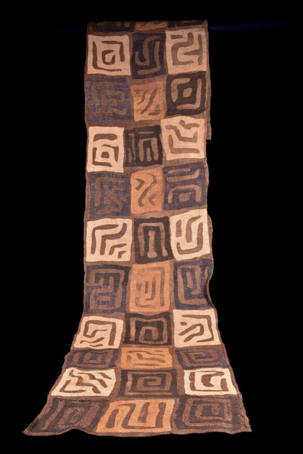 Textile - Cloth - Shoowa-Kuba - DR Congo 330 cm: Kuba skirts, Tcaka, long are cloths made from raffia, from 8 - 25 feet long, from the Ngeende, Bushoong and Ngongo peoples. They incorporate appliqued "patches", embroidered shapes and patterns,