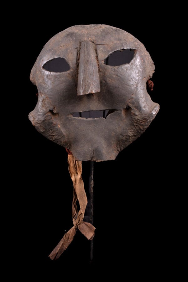 Shaman mask - Leather - Nepal: Mask made by the Nyinba, a Nepalese group of Tibetan origin comprising approximately 1500 people living in a valley of the Humla district which was carved out by the Karnali and Dozam rivers. Such