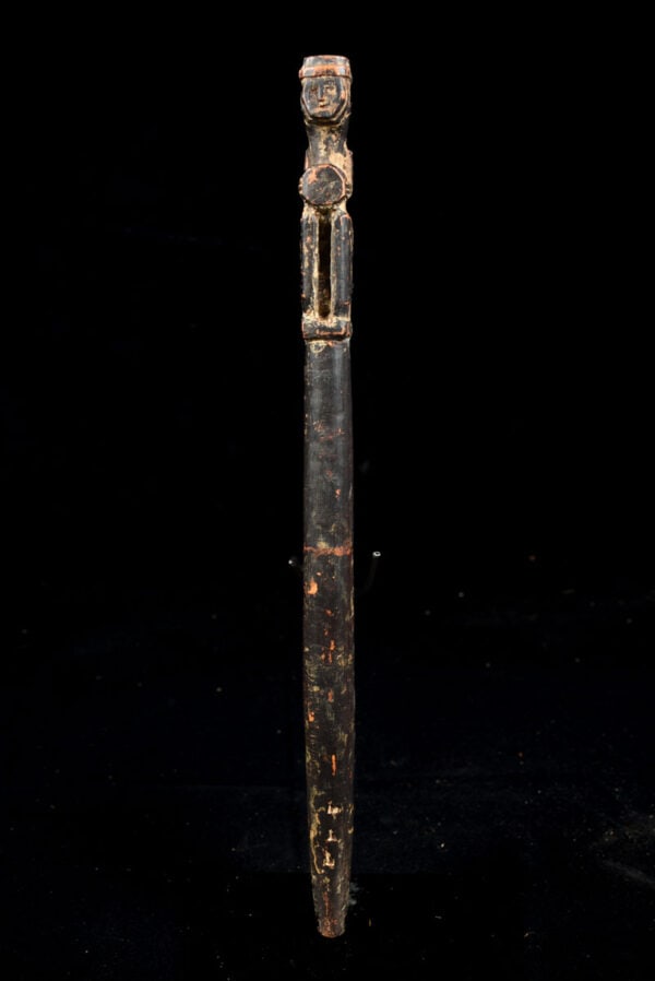 Unique wooden ritual figure / drum handle from Nepal. Wonderful patina of use. Provenance: former (1 of 8)