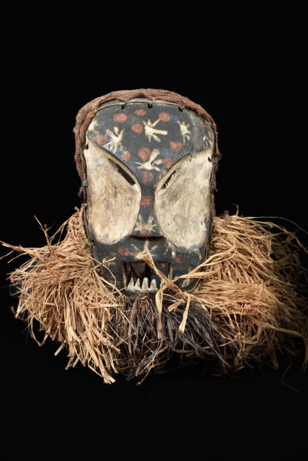 Ndaaka Mask - Wood - Ituri- DR Congo: Stylistic NDaaka mask from the ITURI tribe of D.R. Congo. The mask has a clearly powerful appearance. Good condition with beautiful aged patina with traces of tribal use. Covered with painted dots