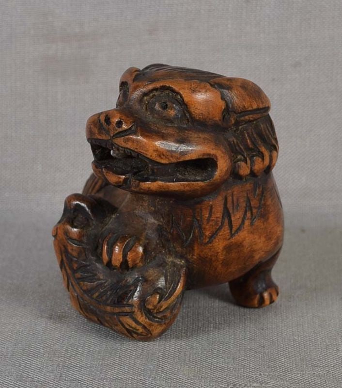 18c netsuke SHISHI with young - 4