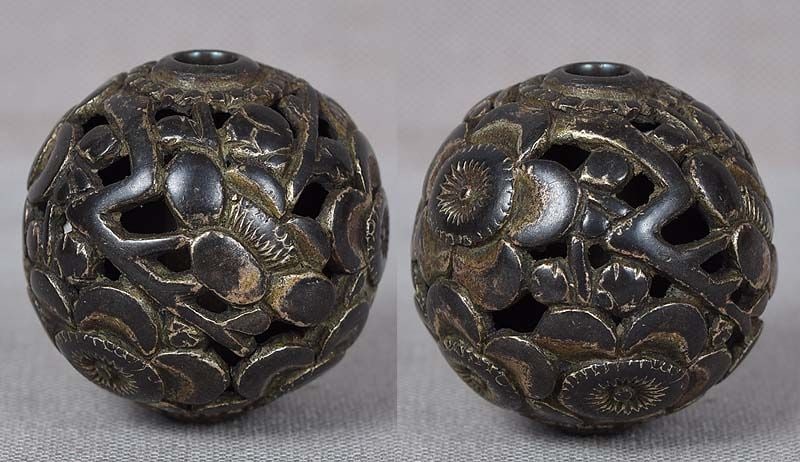 19c metal OJIME netsuke slide CHERRY FLOWERS - 2