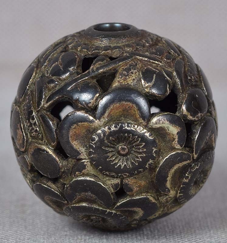 19c metal OJIME netsuke slide CHERRY FLOWERS - 4