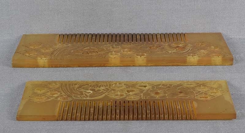 19c Japanese horn KUSHI hair COMB flower roundels - 5