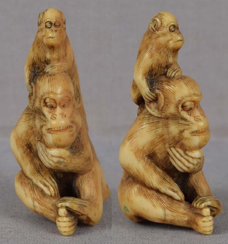 Early 19c netsuke MONKEY with young - 2