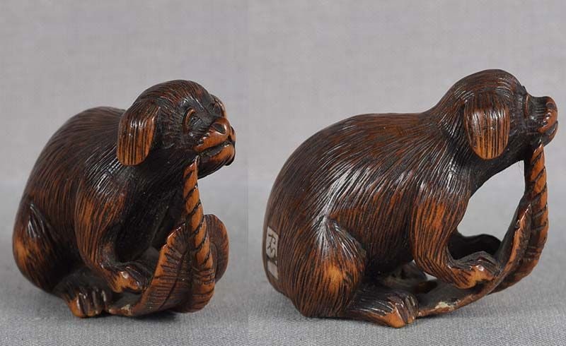 19c netsuke PUPPY chewing sandal by TADAKAZU - 4