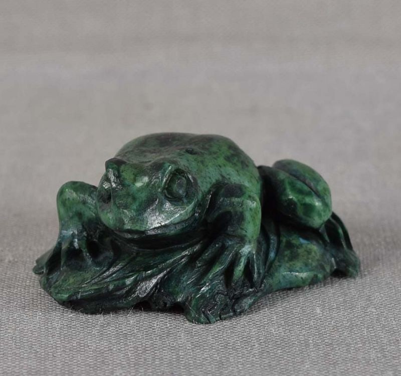 1930s stag antler netsuke FROG on leaf - 3