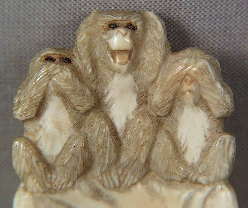 19c Japanese shoehorn 3 wise MONKEYS by GYOKUSHO netsuke carver - 2