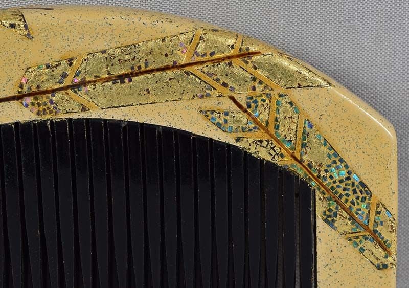 19c Japanese lacquer buffalo horn KUSHI hair COMB ARROWS gold flakes - 4