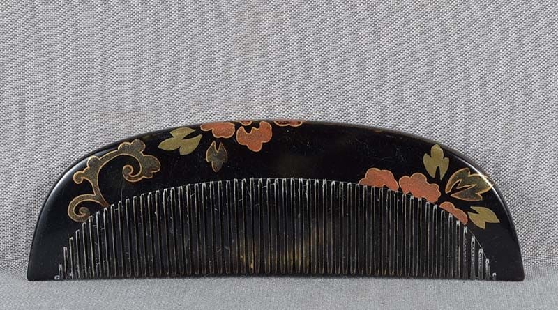19c Japanese lacquer horn KUSHI hair COMB flowers & vines SIGNED - 2