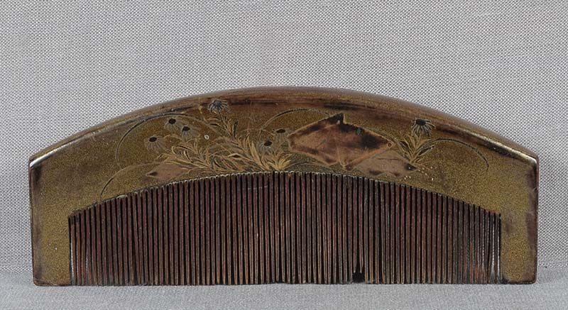 19c Japanese lacquer KUSHI hair COMB samurai helmet, roof tile - 2