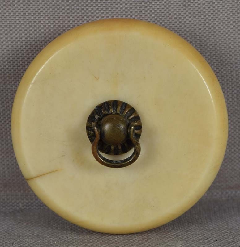 19c kagamibuta netsuke BOY with butterfly net - 3