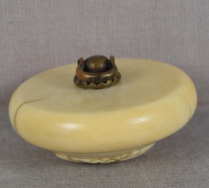 19c kagamibuta netsuke BOY with butterfly net - 5