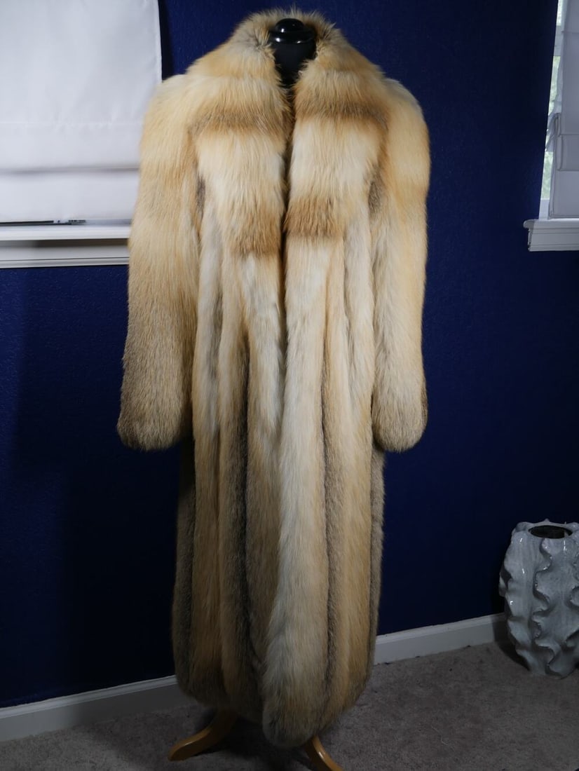 Stunning Full Length Golden Island Isle Fox Fur Coat Jacket (1 of 5)
