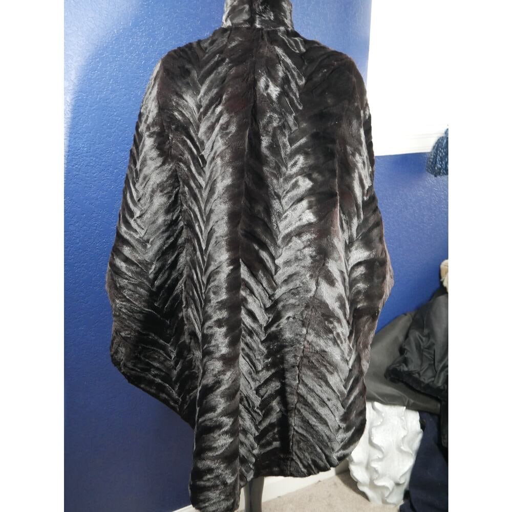 Gorgeous Herringbone Mink Paw Fur Poncho Cape Coat Jacket - 3