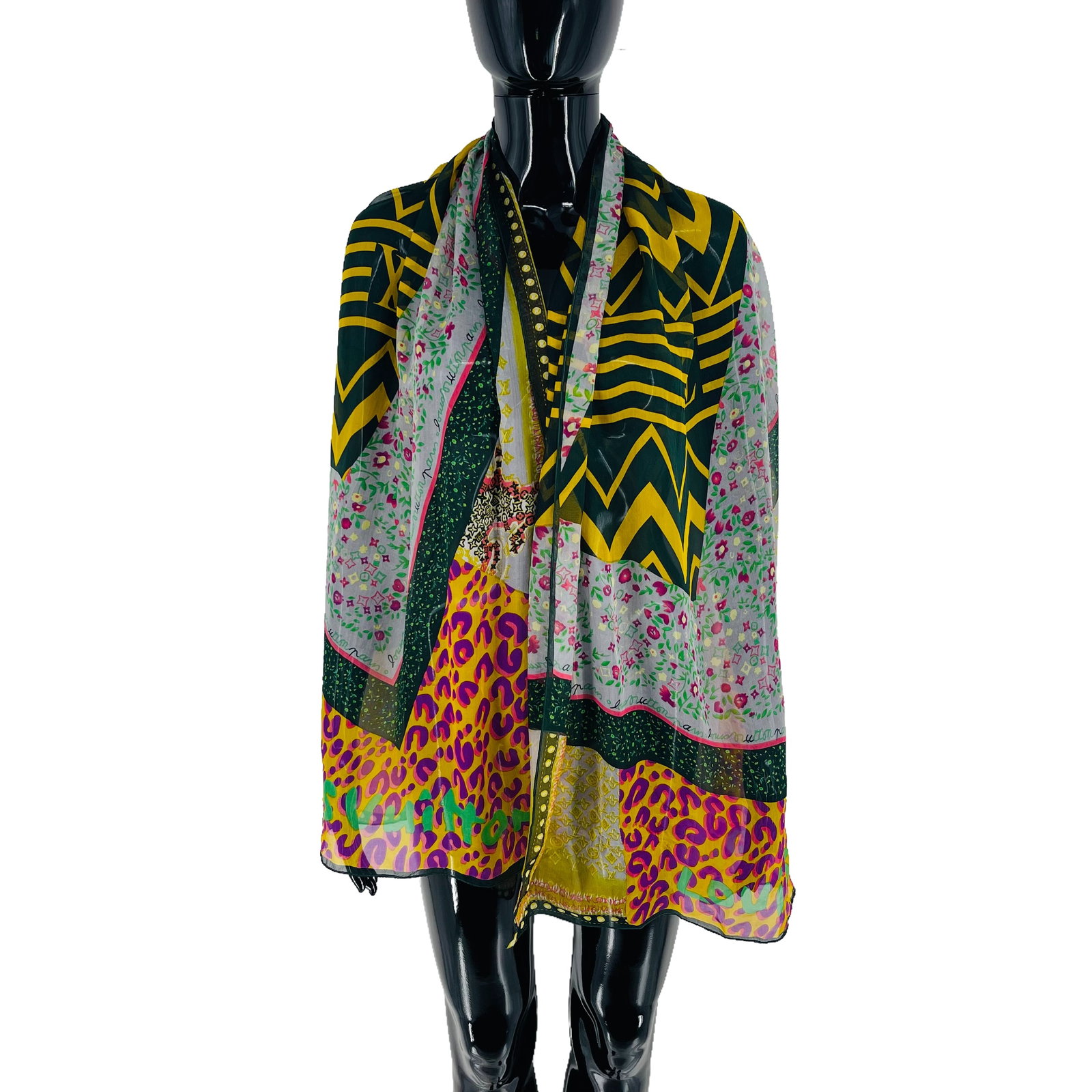 Louis Vuitton Green Printed 100% Silk Scarf (1 of 10)