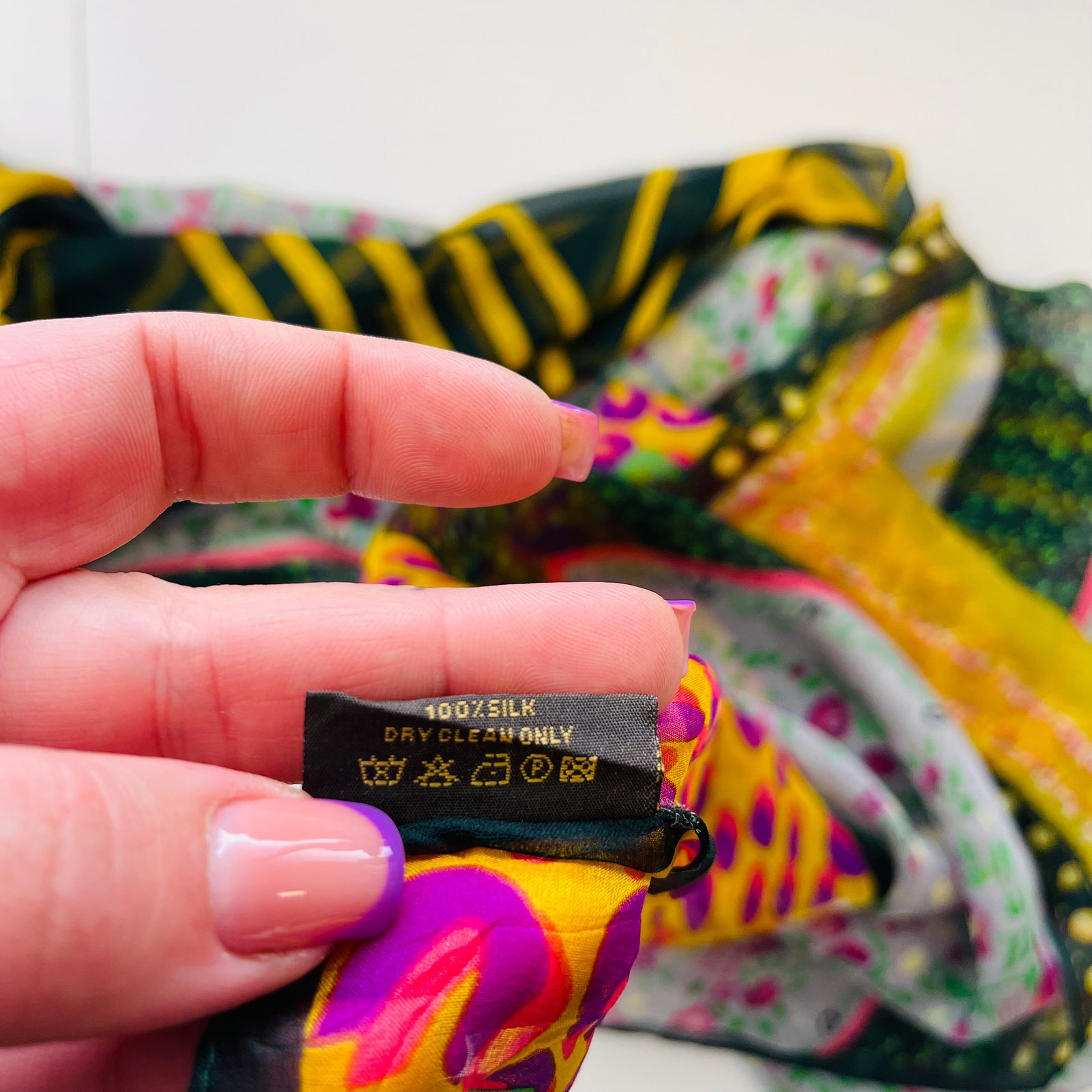 Louis Vuitton Green Printed 100% Silk Scarf - 7