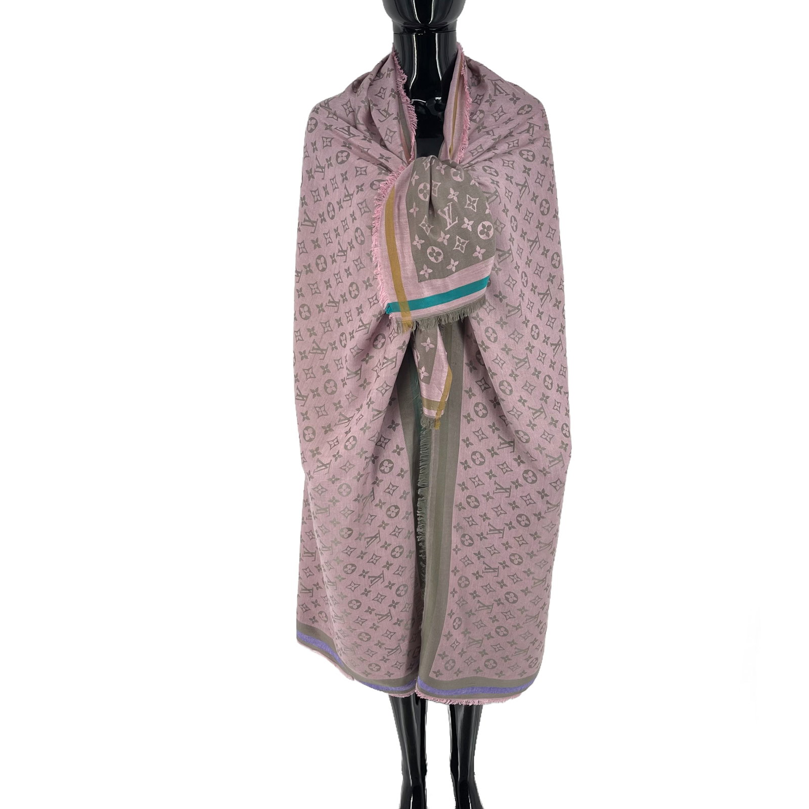 Louis Vuitton Pink Reversible Silk Wool Scarf: Title: Louis Vuitton Pink Reversible Silk Wool Scarf Brand:Louis Vuitton Date/Period:Modern Materials:94% Wool 6% Silk Size:One Size Description:Louis Vuitton Pink Reversible Silk Wool Scarf Reserve: 