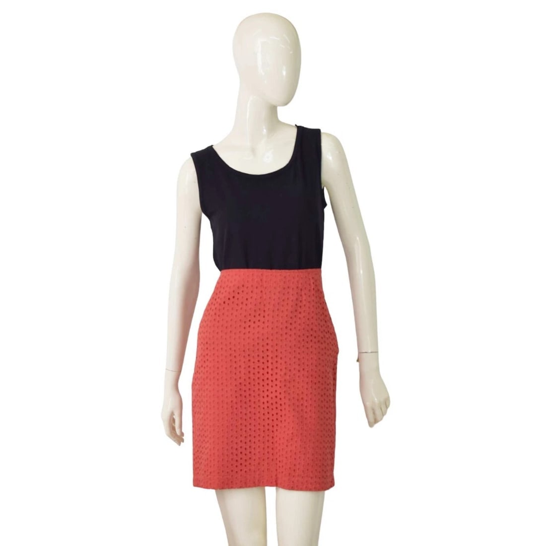 Max Studio Red Cotton Broderie Embroidered Mini Length Skirt Back Slit size 6 (1 of 5)