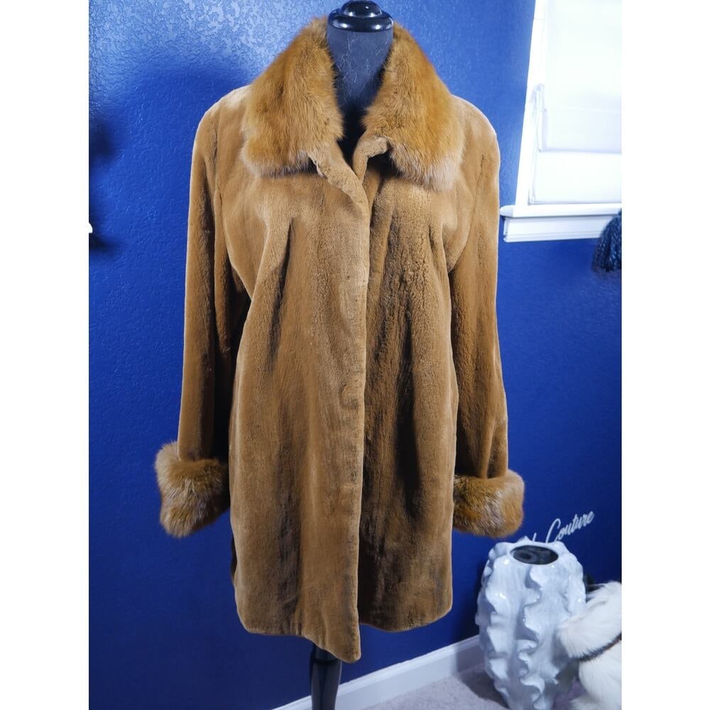 Gorgeous Whiskey Dyed Sheared Mink & Canadian Sable Fur Coat Jacket: Here is a Gorgeous Whiskey Sheared mink coat with Canadian Sable collar & cuffs dyed to match. It is in excellent condition, no damage at all. Fur is buttery soft, supple & fluffy. It has hook & eye