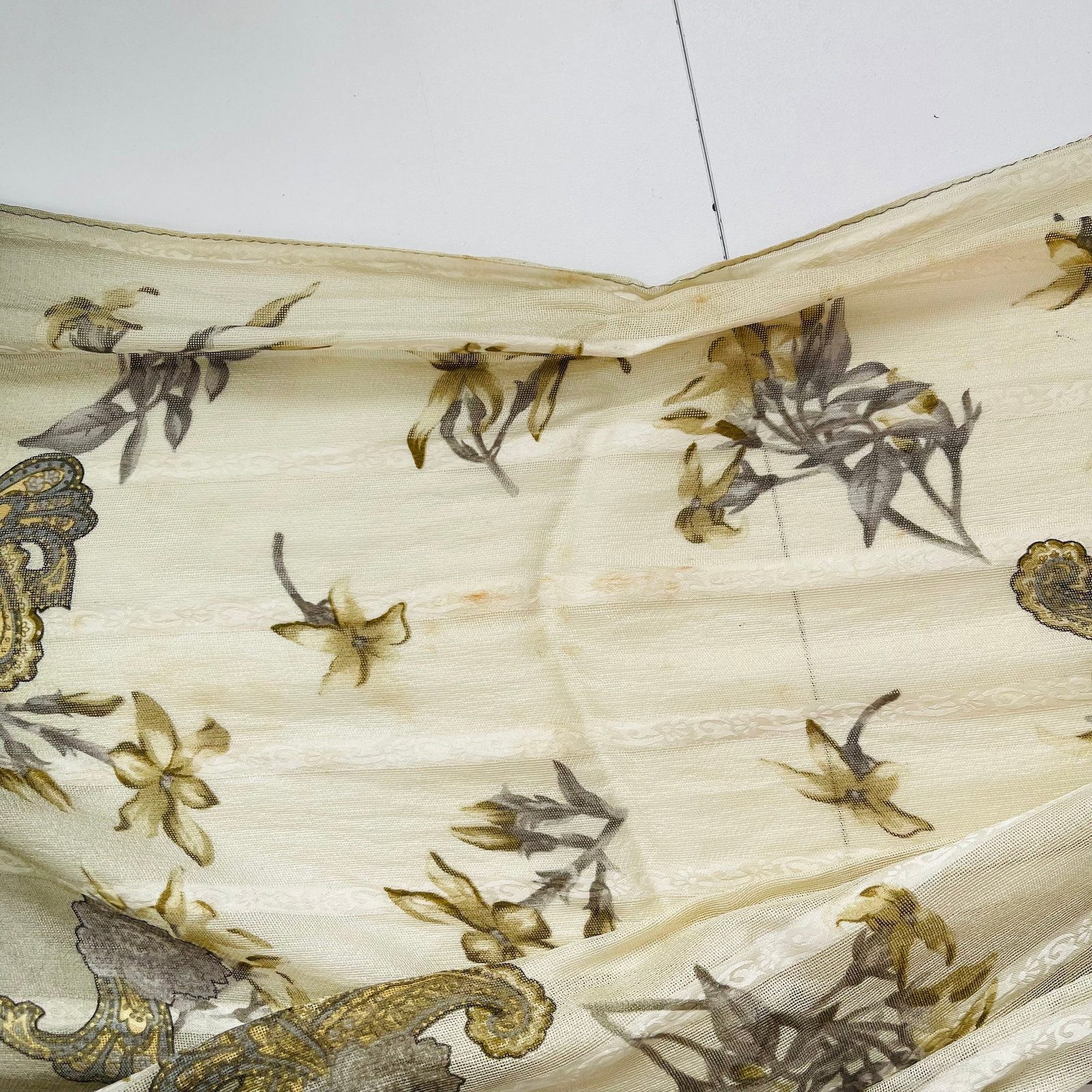 Aquascutum Green Floral 100% Silk Scarf - 9