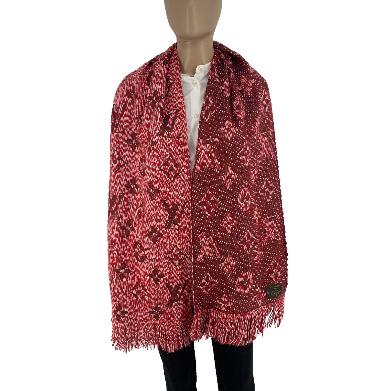 Louis Vuitton Bright Red & White Thick Wool & Silk Scarf: Title: Louis Vuitton Bright Red & White Thick Wool & Silk Scarf Brand:Louis Vuitton Date/Period:Vintage Materials:94% Wool 6% Silk Size:One Size Description:Louis Vuitton Bright Red & White Thick Wool