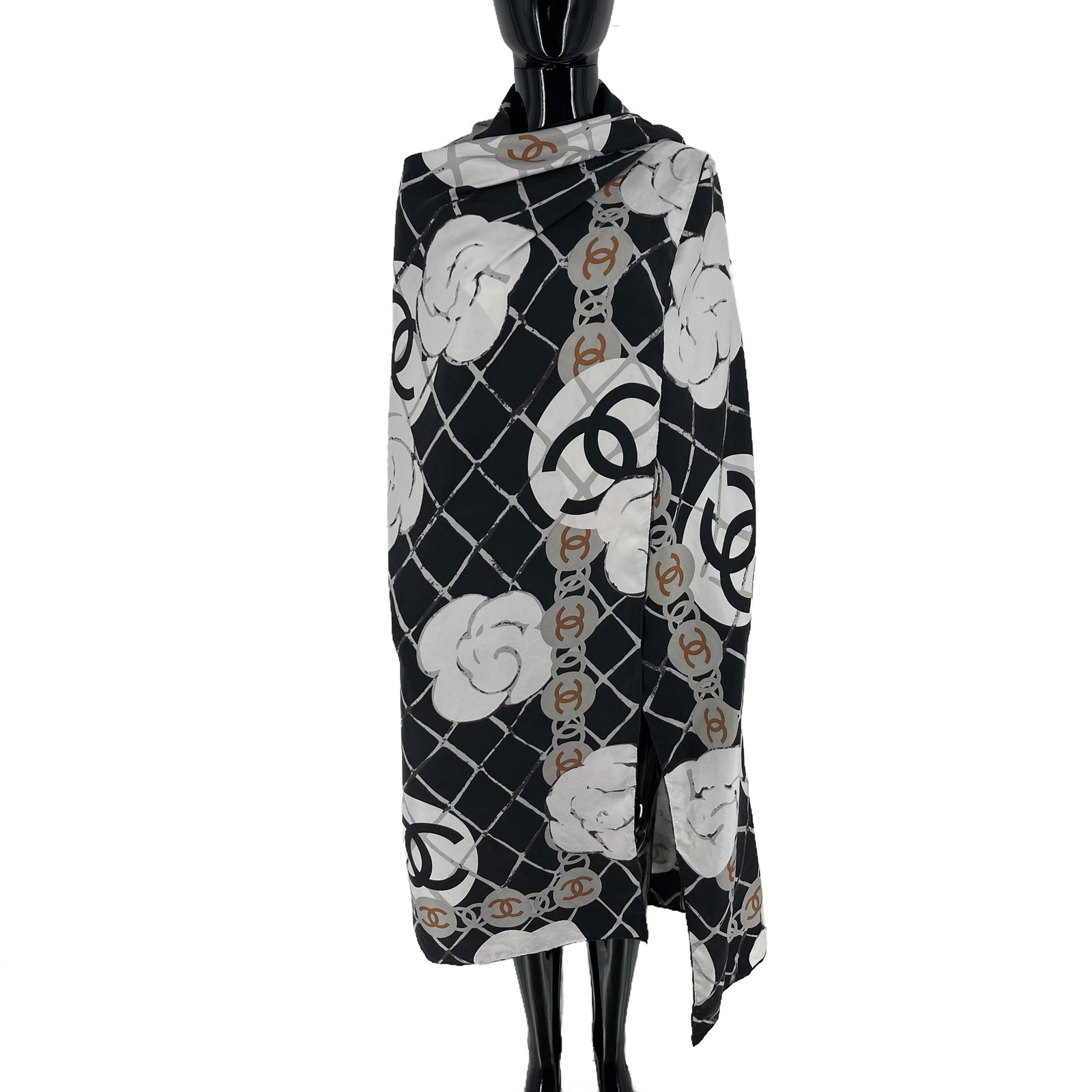 Chanel Black Printed 100% Silk Scarf: Title: Chanel Black Printed 100% Silk Scarf Brand:Chanel Date/Period:Modern Materials:100% Silk Size:One Size Description:Chanel Black Printed 100% Silk Scarf Reserve: $100.00 Shipping: Domestic: