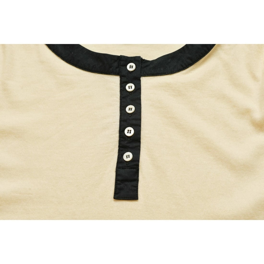 Gucci Cream & Black Trim Buttons Cashmere Top Short sleeve Knit Blouse size M - 7