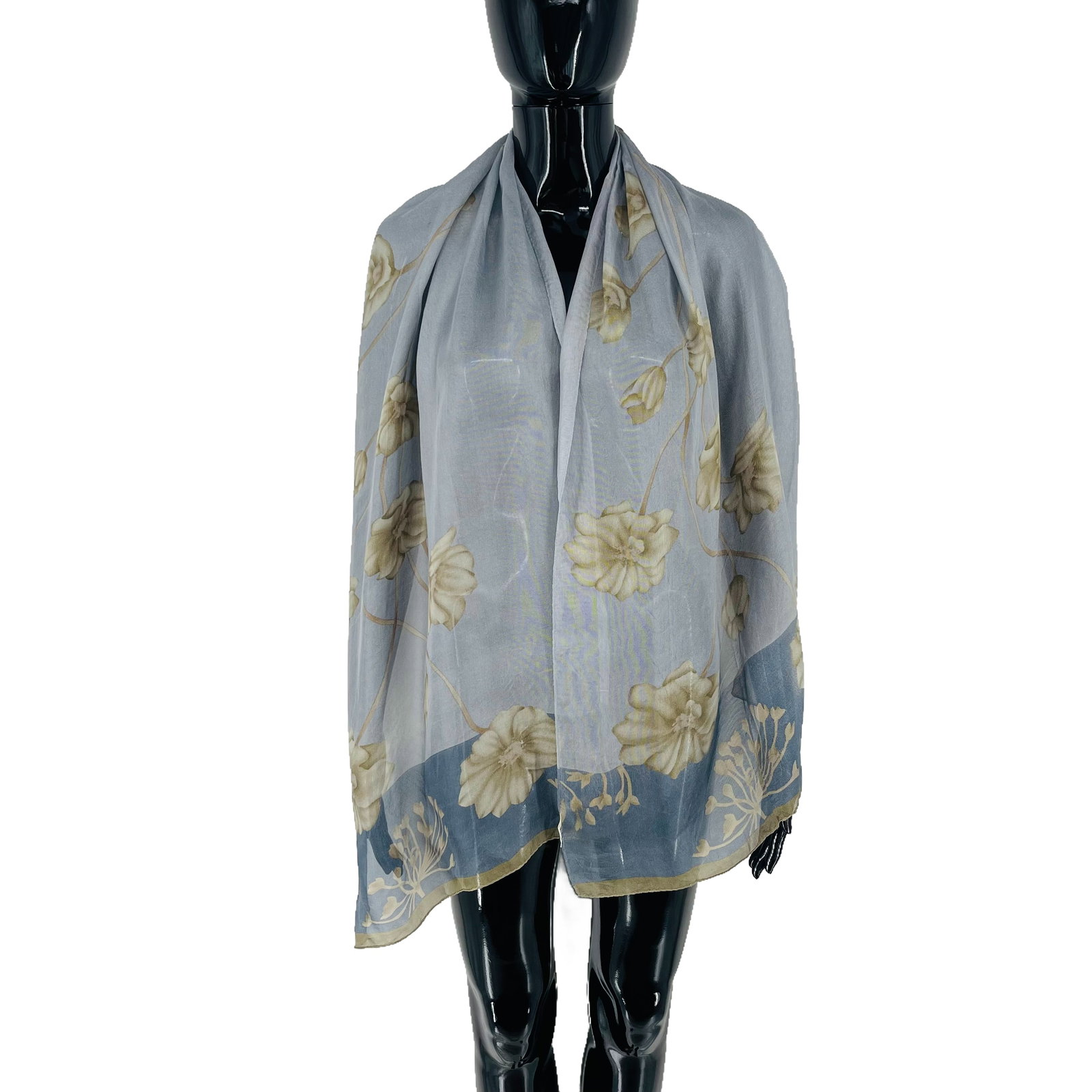 Aquascutum Blue Floral 100% Silk Scarf: Title: Aquascutum Blue Floral 100% Silk Scarf Brand:Aquascutum Date/Period:Modern Materials:100% Silk Size:One Size Description:Aquascutum Blue Floral 100% Silk Scarf Reserve: $50.00 Shipping: Domesti