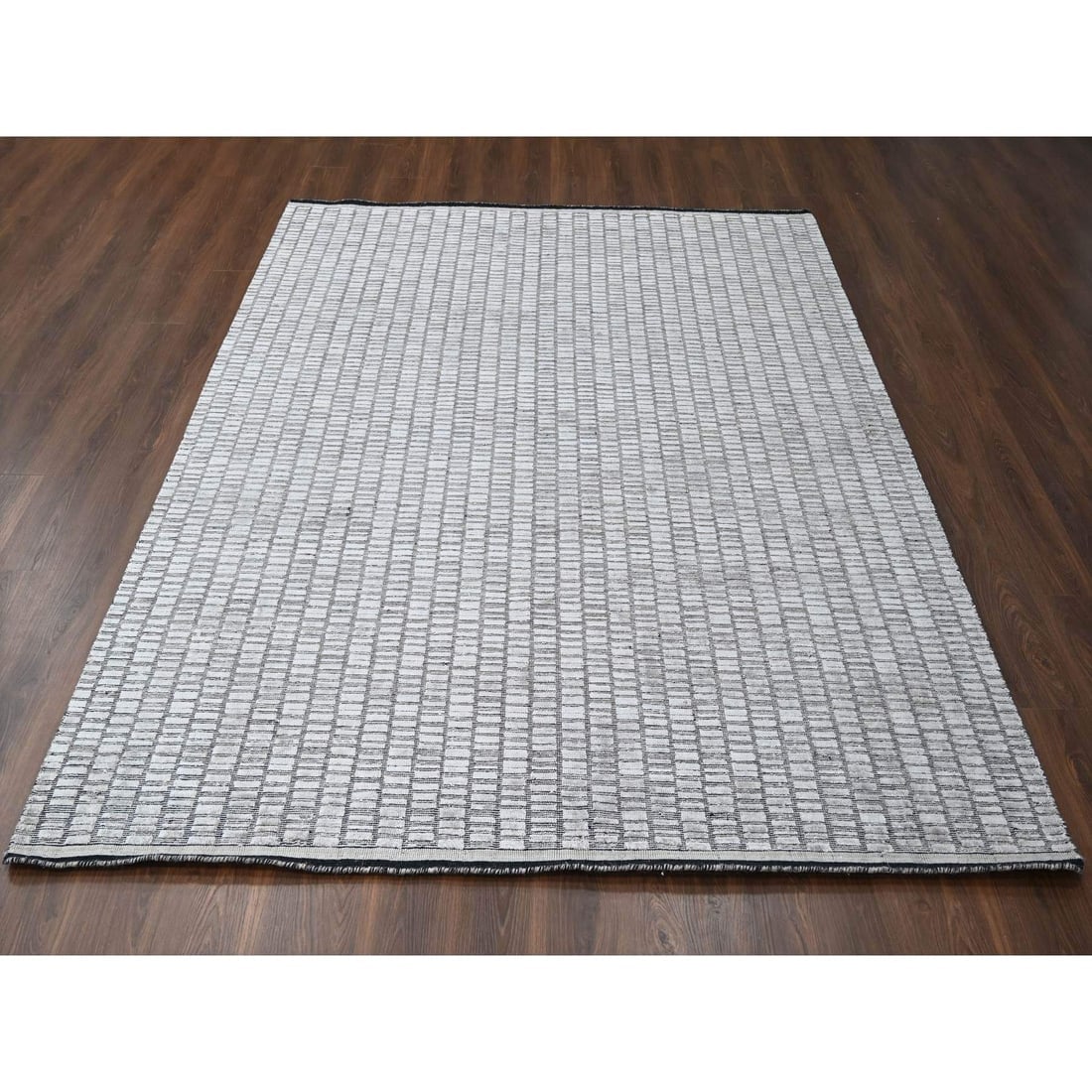 Gray and Black Hand Loomed Wool and Silk Modern Roman Design Rug - 2