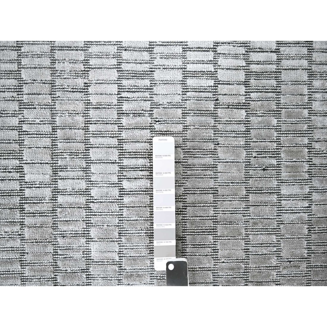 Gray and Black Hand Loomed Wool and Silk Modern Roman Design Rug - 7
