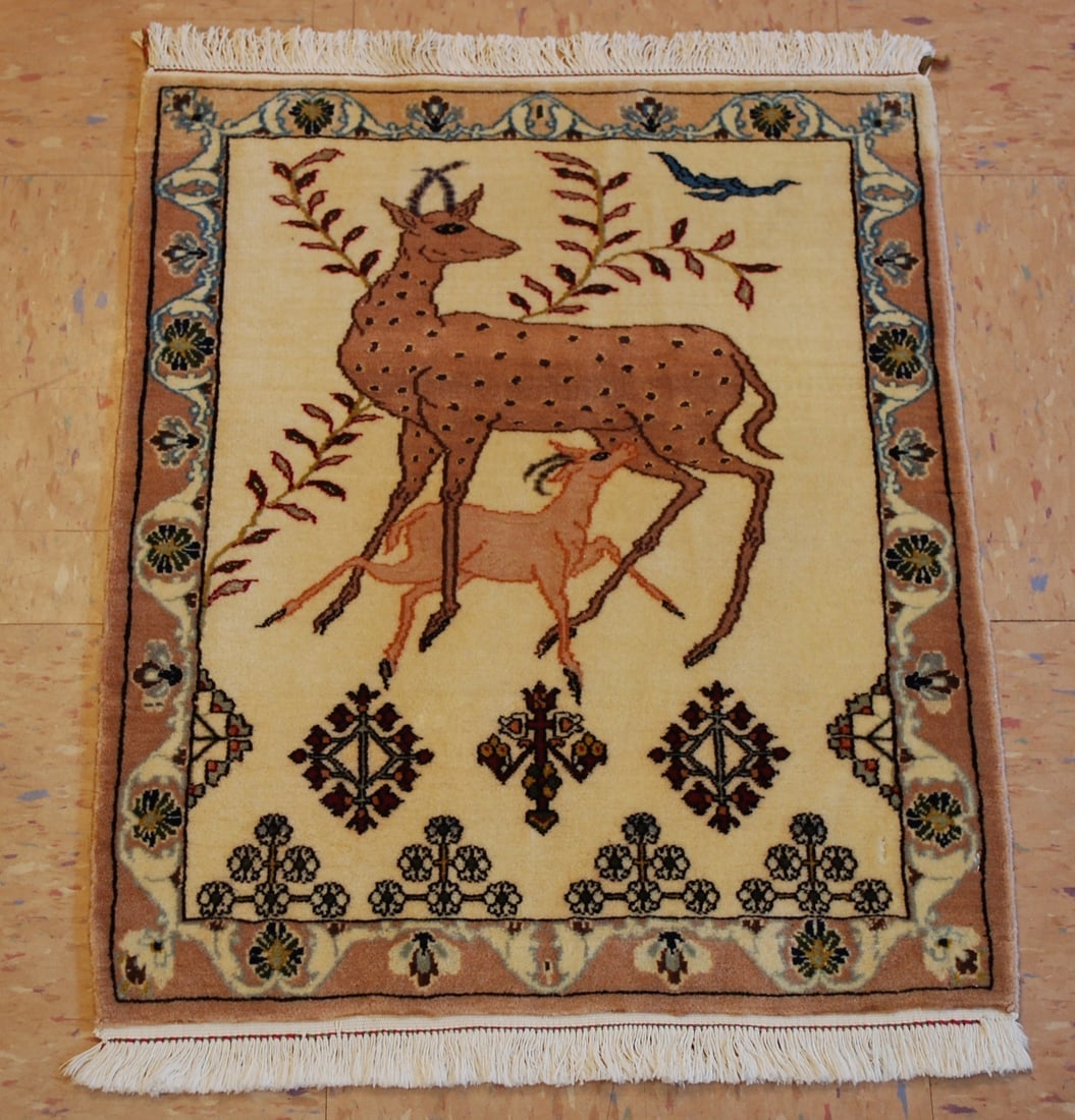 Persian ISFAHAN RUG 1'7" x 2': Title:Persian ISFAHAN RUG 1'7" x 2' Descritpion:OLD,ANTIQUE MUST SEE BEAUTY FINE Persian ISFAHAN ORIENTAL RUG .KORK WOOL_HIGH KPSI..with an exact size of 1'7" x 2' .........Highly Detailed ANIMAL