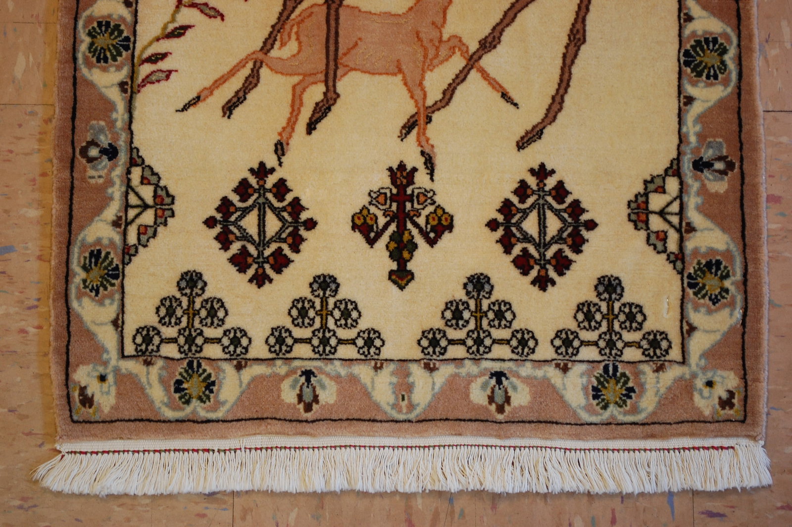 Persian ISFAHAN RUG 1'7" x 2' - 2