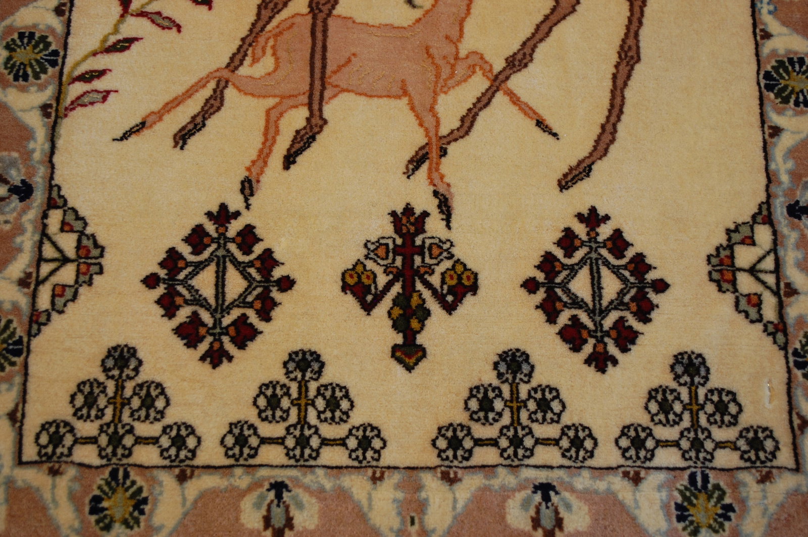 Persian ISFAHAN RUG 1'7" x 2' - 6