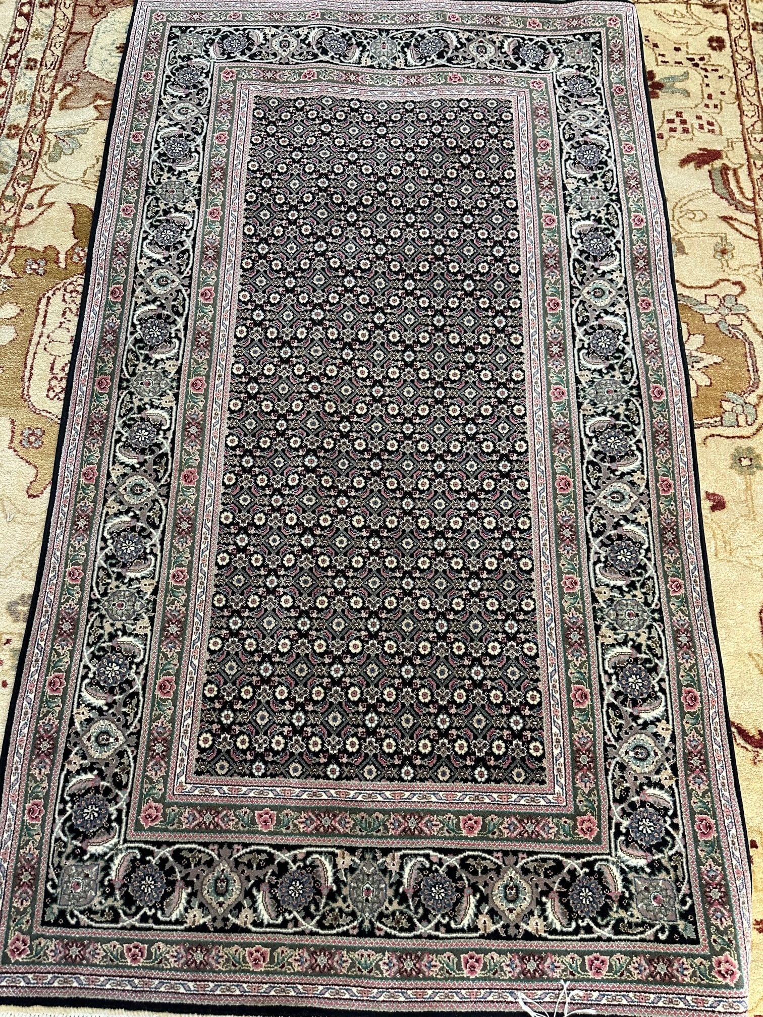 Hand Knotted Agra Tabriz Rug _ 4x6ft: Title:Hand Knotted Agra Tabriz Rug _ 4x6ft Description:Hand Knotted Agra Tabriz Rug _ 4x6ft Size:4x6 ft Circa:1980 Origin: Material:100 %Wool Reserve: $175.00 Shipping: Domestic: Flat-rate of $85.00
