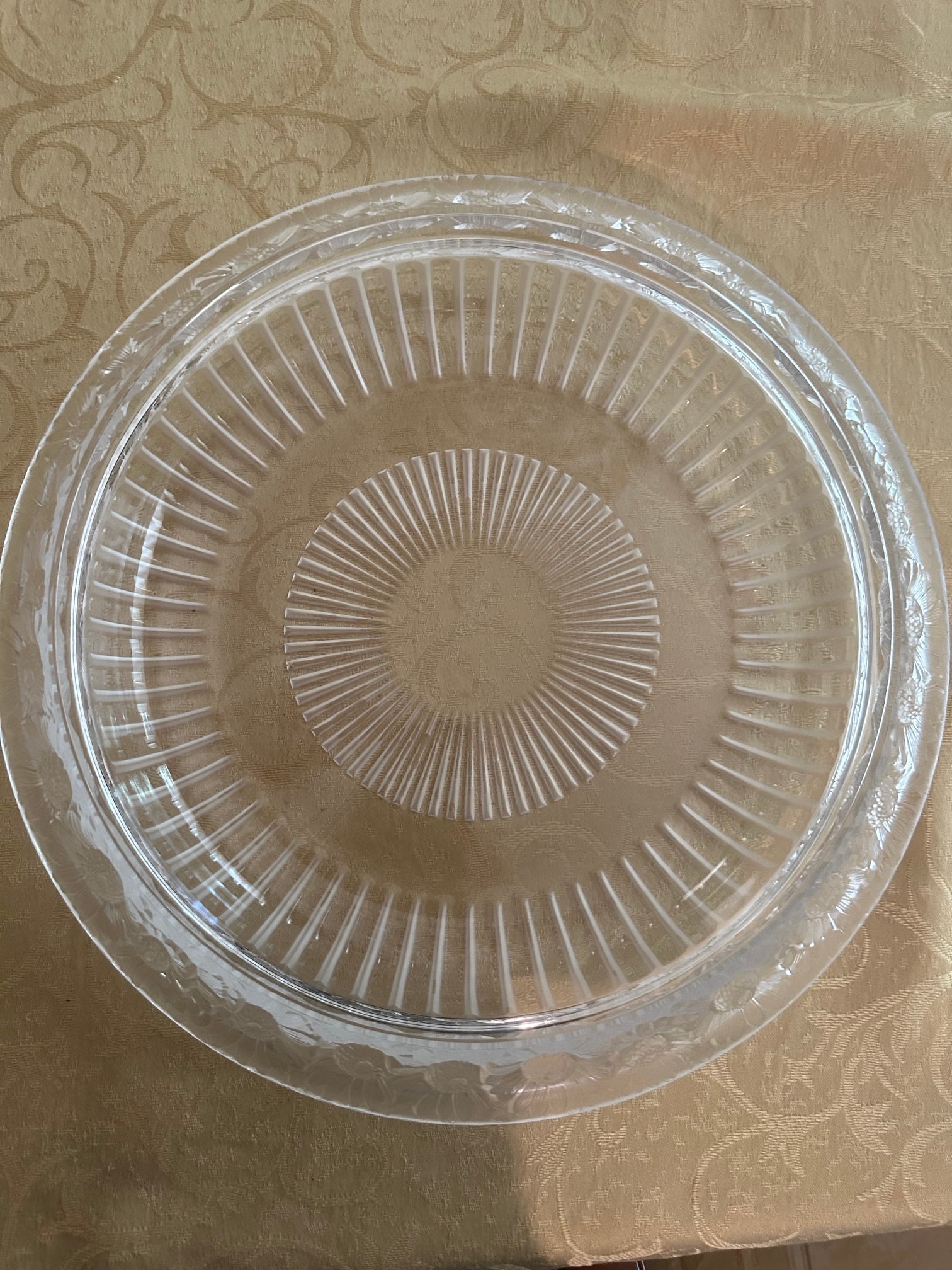 Lalique_Lalique Marguerites Bowl, post-1945 13 inch: Title:Lalique_Lalique Marguerites Bowl, post-1945 13 inch Description:Lalique_Lalique Marguerites Bowl, post-1945 13 inch Size:13 ich Circa:1945 Origin: Material:Glass Reserve: $1,200.00 Shipping: