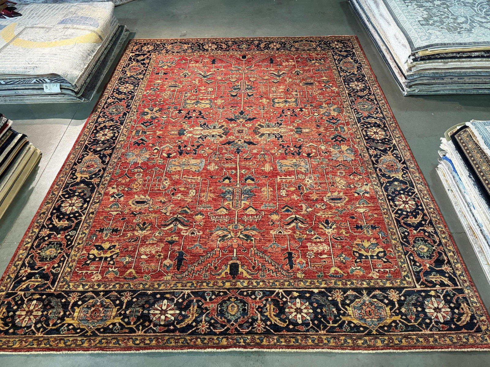 Exquisite Fine Serapi Design Rug 9.1x11.9: Title:Exquisite Fine Serapi Design Rug 9.1x11.9 Description:9'.1" X11'.9" Super quality Serapi Design Rug, hand spun and hand knotted in Pakistan 100% Vegge Dye natural wool pile with luxurious sheen 